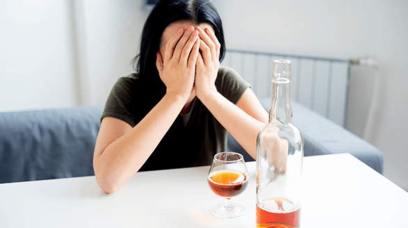uk-rehab-network-alcohol-addiction-treatment-group-therapy-session-at-uk-rehab-center-with-clinical-support