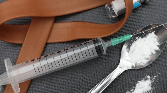 uk-rehab-network-drug-addiction-treatment-patient-going-through-supervised-detox-in-uk-rehab-clinic