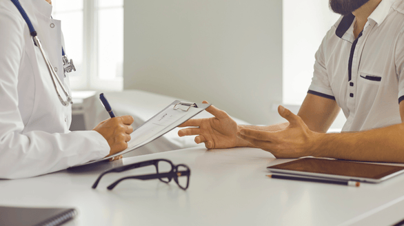 uk-rehab-network-dual-diagnosis-support-client-receiving-integrated-addiction-and-mental-health-care-in-uk-rehab